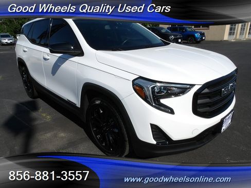 Used 2019 GMC Terrain SLE w/ Driver Convenience Package FWD image 3