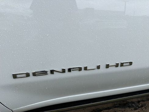 Used 2024 GMC Sierra 2500 Denali Ultimate image 10