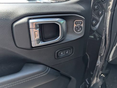Used 2021 Jeep Wrangler Unlimited Sahara AWD/4WD image 25
