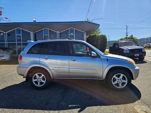 Used 2003 Toyota RAV4 4WD image 8