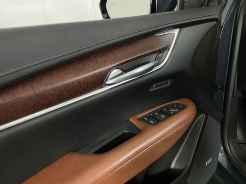 Used 2022 Cadillac XT5 Premium Luxury w/ Technology Package AWD/4WD image 28