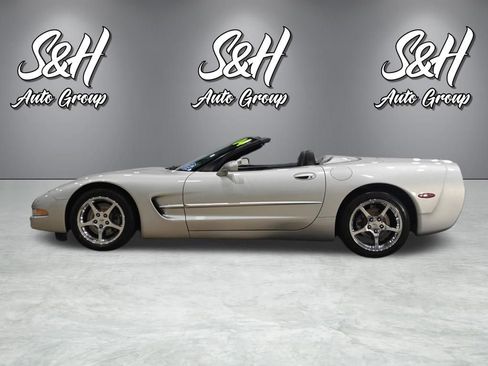 Used 2004 Chevrolet Corvette Convertible w/ Preferred Equipment Group RWD image 15
