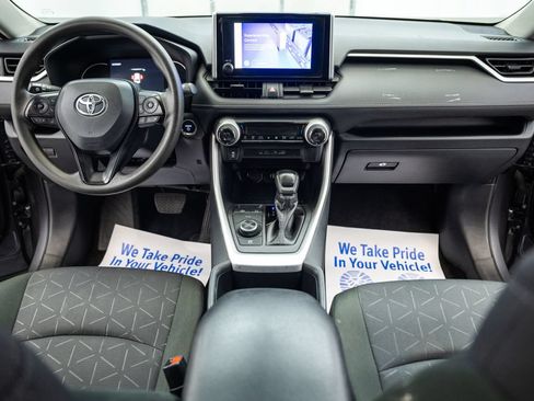 Used 2025 Toyota RAV4 XLE AWD/4WD image 16