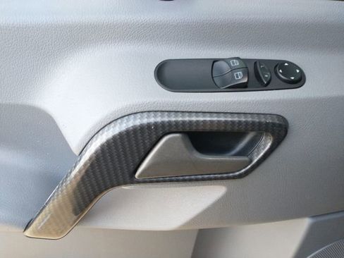 Used 2014 Mercedes-Benz Sprinter 2500 image 30