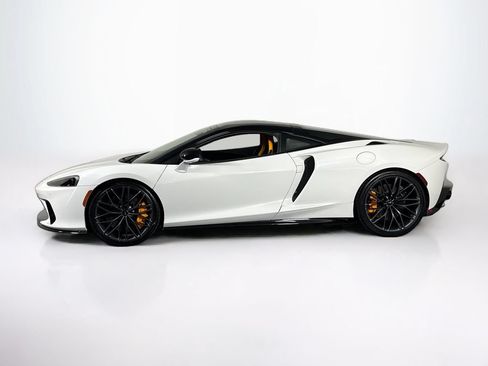 Used 2026 McLaren GTS RWD image 2