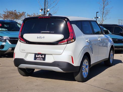 New 2025 Kia Soul LX image 4