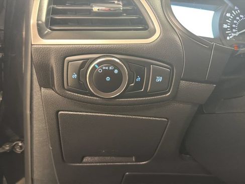 Used 2024 Ford Edge SEL AWD/4WD image 17