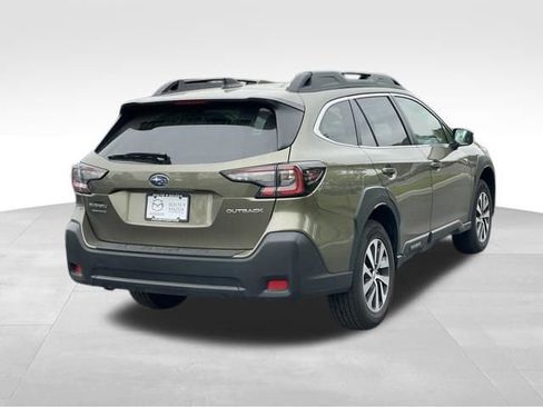Used 2025 Subaru Outback Premium AWD/4WD image 4