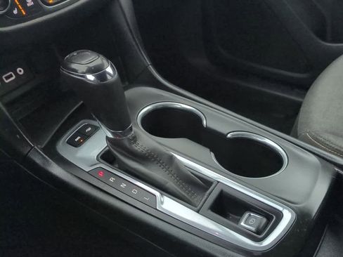 Used 2019 Chevrolet Equinox LT image 29