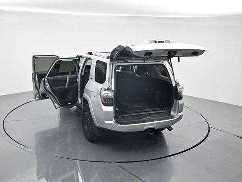 Used 2022 Toyota 4Runner SR5 AWD/4WD image 44