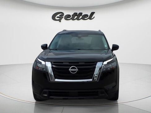 Certified 2025 Nissan Pathfinder SV image 8