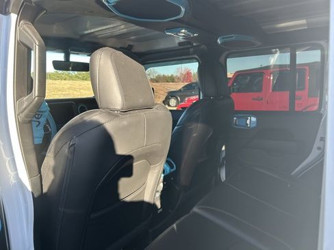 Used 2023 Jeep Wrangler Unlimited Sahara w/ Cold Weather Group image 8