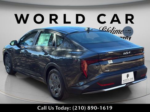 New 2026 Kia K4 LX image 13
