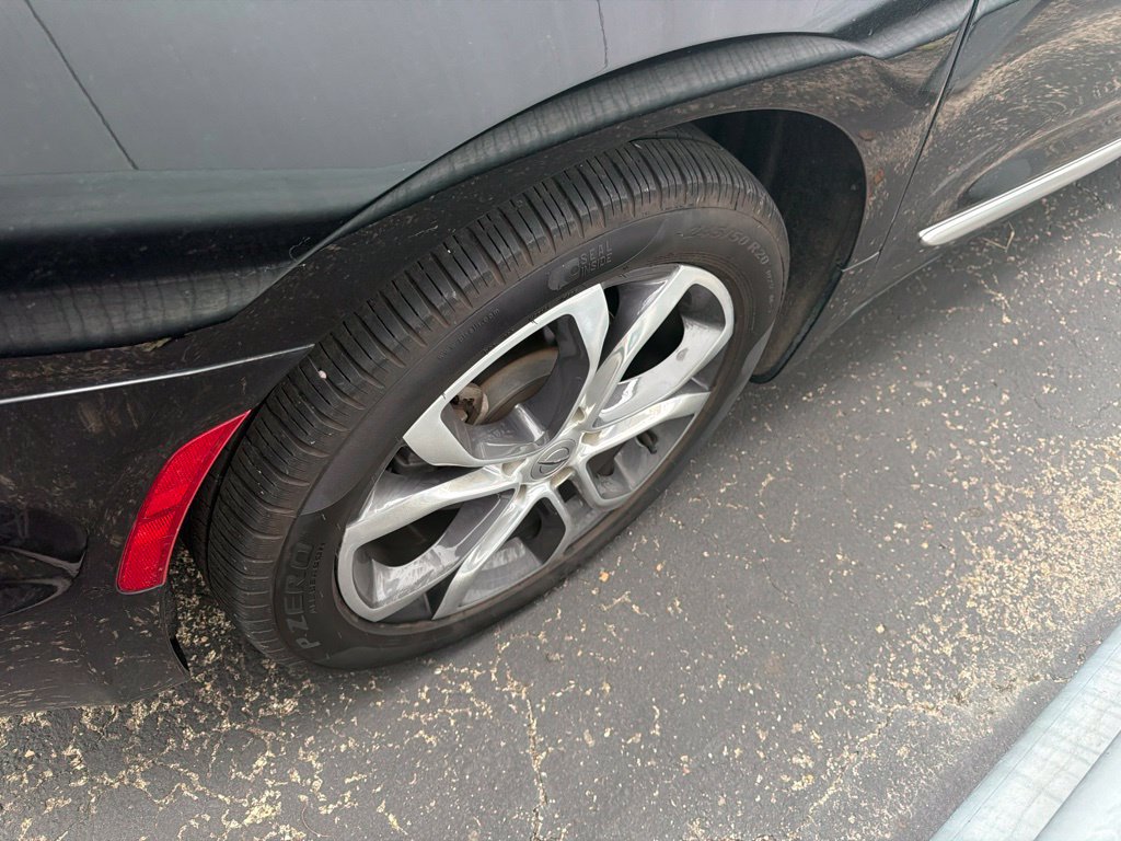 Used 2025 Chrysler Pacifica Pinnacle FWD image 5