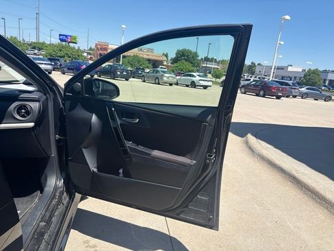Used 2017 Toyota Corolla iM w/ Carpet Mat Package FWD image 22