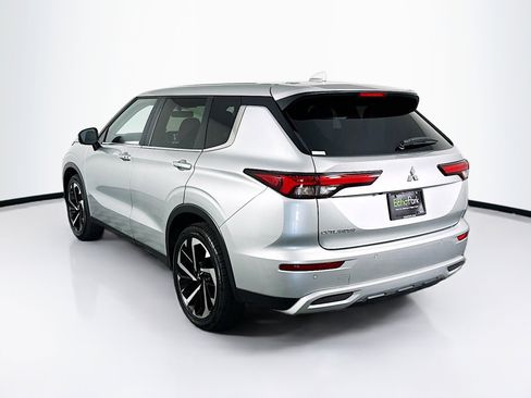 Used 2024 Mitsubishi Outlander SE image 5