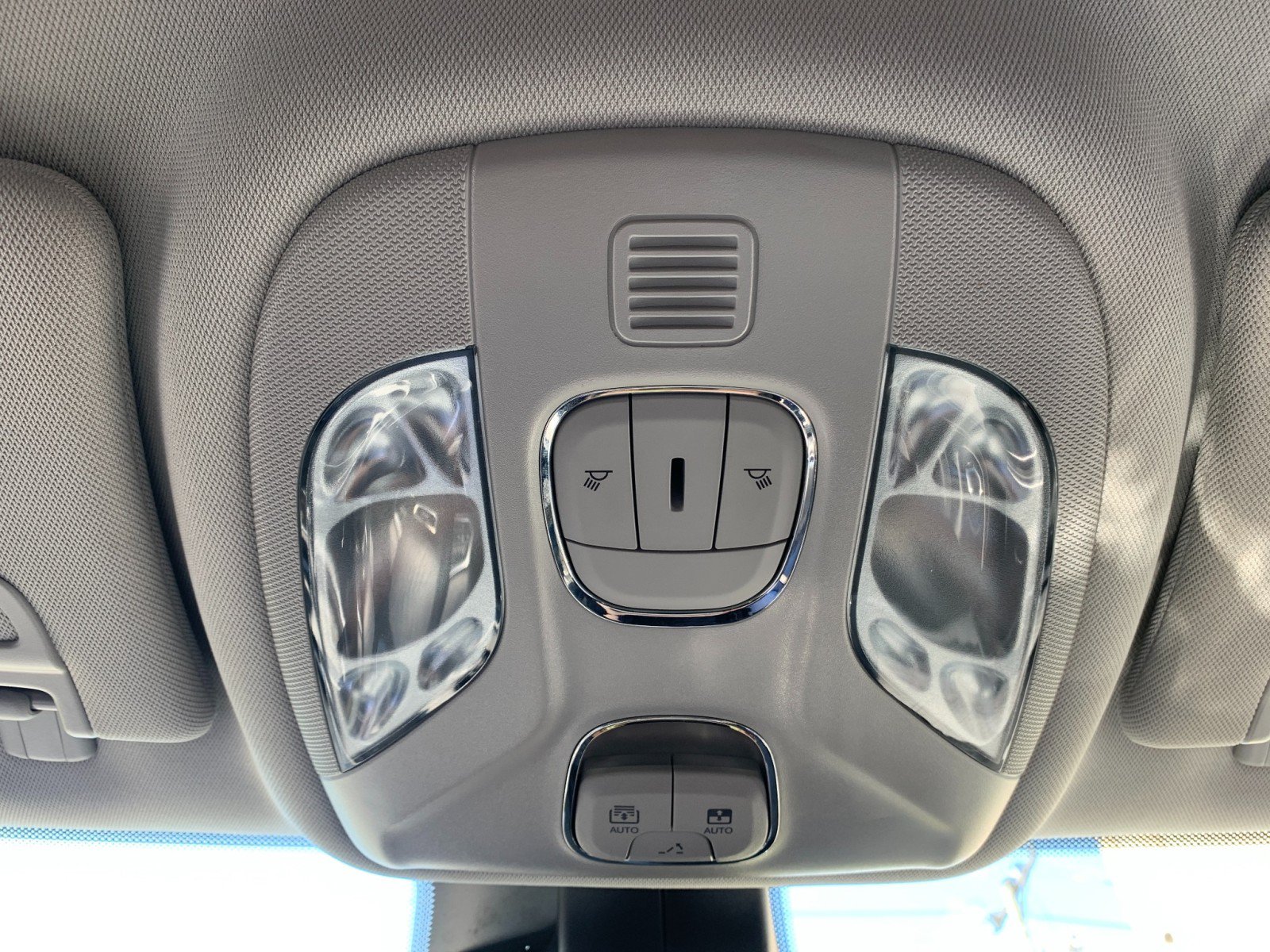 Used 2022 Jeep Compass Latitude w/ Sun and Sound Group AWD/4WD image 26