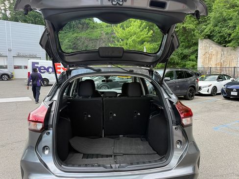 Used 2023 Nissan Kicks SV w/ Exterior Package FWD image 29