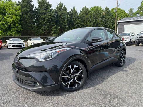 Used 2018 Toyota C-HR XLE FWD image 1