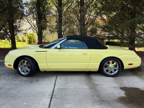 Used 2002 Ford Thunderbird image 11