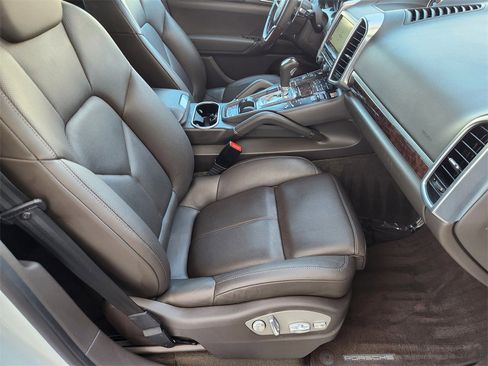 Used 2016 Porsche Cayenne S image 14