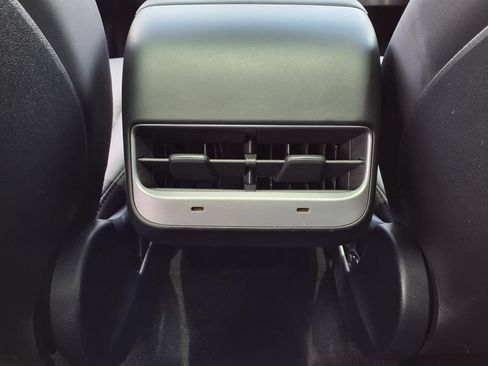 Used 2024 Tesla Model Y Long Range AWD/4WD image 14
