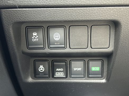 Used 2021 Nissan Rogue Sport SV image 20