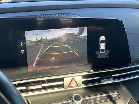 Used 2023 Hyundai Elantra Limited w/ Cargo Package image 12