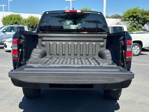 Used 2022 Nissan Frontier SV AWD/4WD image 13