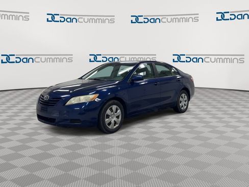 Used 2009 Toyota Camry LE FWD image 4
