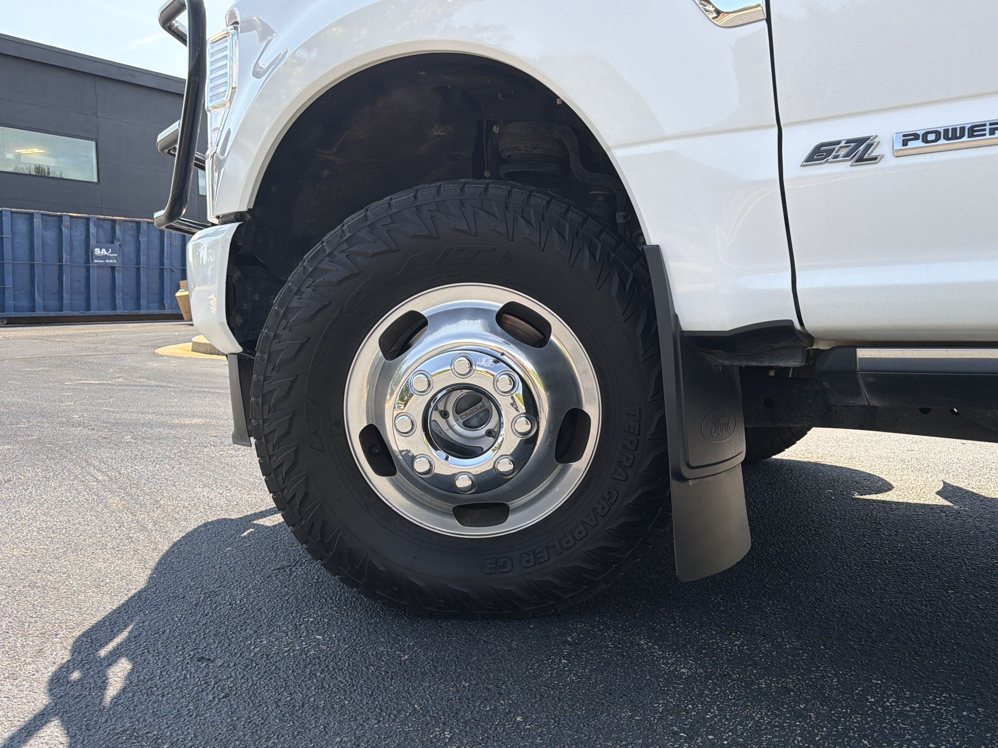 Used 2022 Ford F350 Platinum w/ FX4 Off-Road Package AWD/4WD image 12