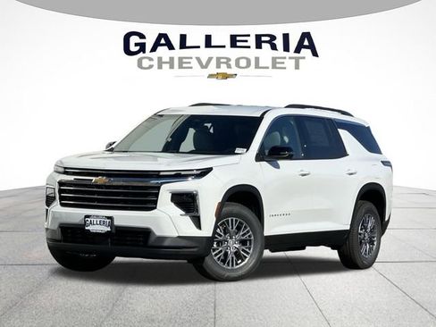 New 2026 Chevrolet Traverse LT image 2