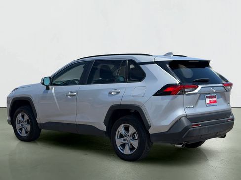 Used 2025 Toyota RAV4 XLE AWD/4WD image 3