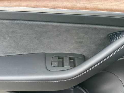 Used 2023 Tesla Model 3 Standard Range image 11