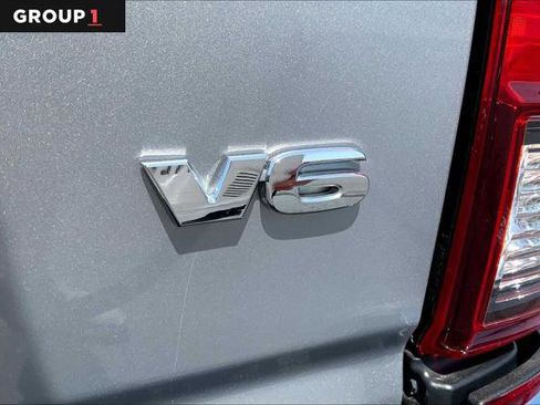 Certified 2019 Toyota Tacoma SR5 image 9