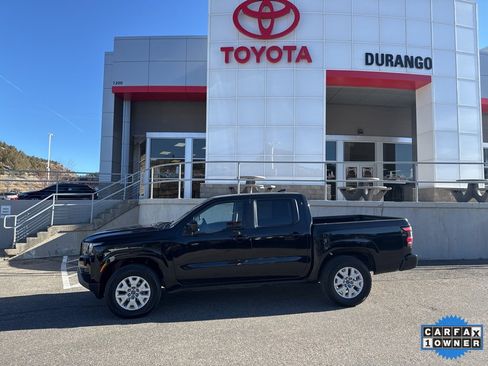 Used 2023 Nissan Frontier SV image 3