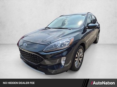 Used 2022 Ford Escape Titanium w/ Class II Trailer Tow Package AWD/4WD image 1