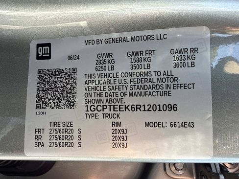 Used 2024 Chevrolet Colorado Trail Boss w/ Technology Package AWD/4WD image 31