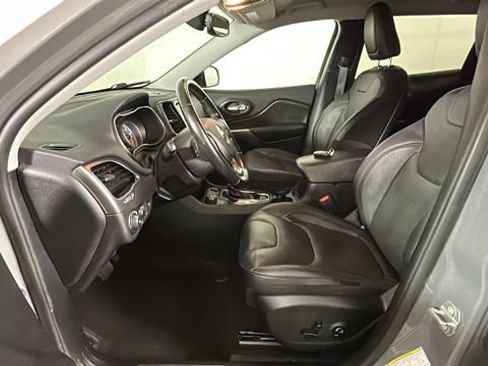 Used 2020 Jeep Cherokee Limited AWD/4WD image 12