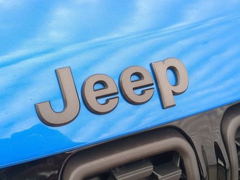 New 2026 Jeep Compass Latitude image 13