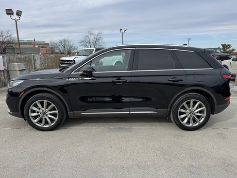 Used 2022 Lincoln Corsair AWD w/ Premium Package image 5