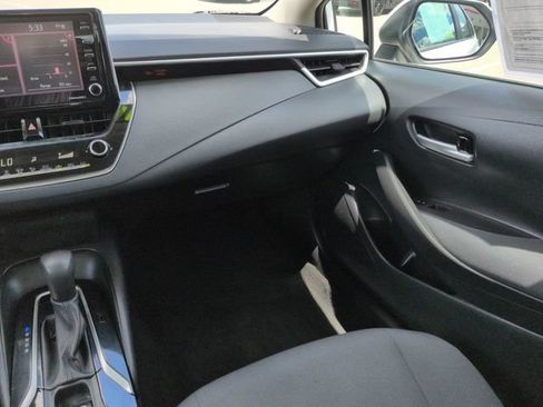 Used 2021 Toyota Corolla LE FWD image 16