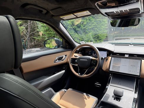 Used 2026 Land Rover Range Rover Velar Autobiography image 7
