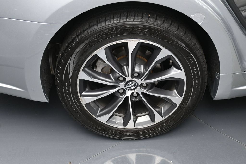 Used 2016 Toyota Avalon XLE FWD image 37