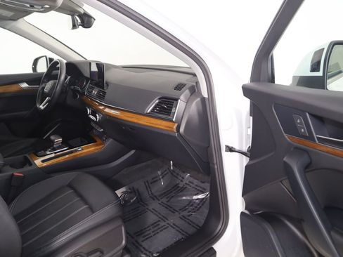 Used 2023 Audi Q5 2.0T Premium w/ Convenience Package AWD/4WD image 40
