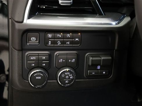 New 2026 Chevrolet Suburban RST w/ Comfort Package AWD/4WD image 20