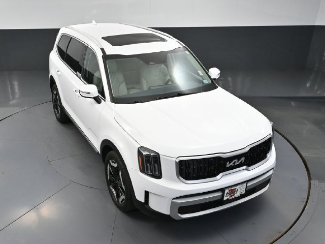 Used 2024 Kia Telluride EX w/ EX Captain's Chair Package AWD/4WD image 55