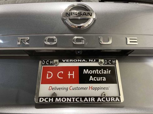 Used 2021 Nissan Rogue SV w/ Premium Package image 7