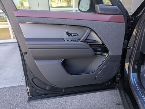 New 2026 Land Rover Range Rover Sport Dynamic SE AWD/4WD image 13