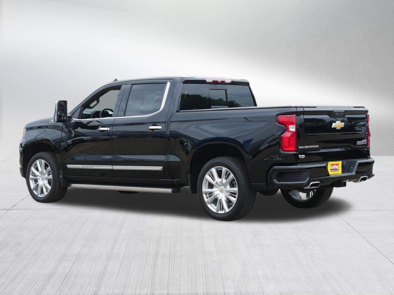 Certified 2025 Chevrolet Silverado 1500 High Country w/ High Country Premium Package AWD/4WD image 5